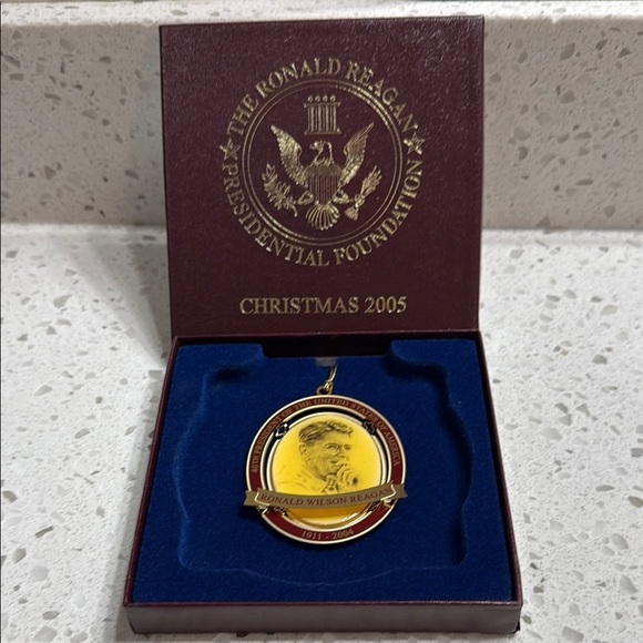 Ronald Regan Presidential Foundation vintage 2005 ornament NIB Christmas holiday - Picture 2 of 5